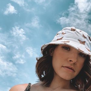 bucket hat